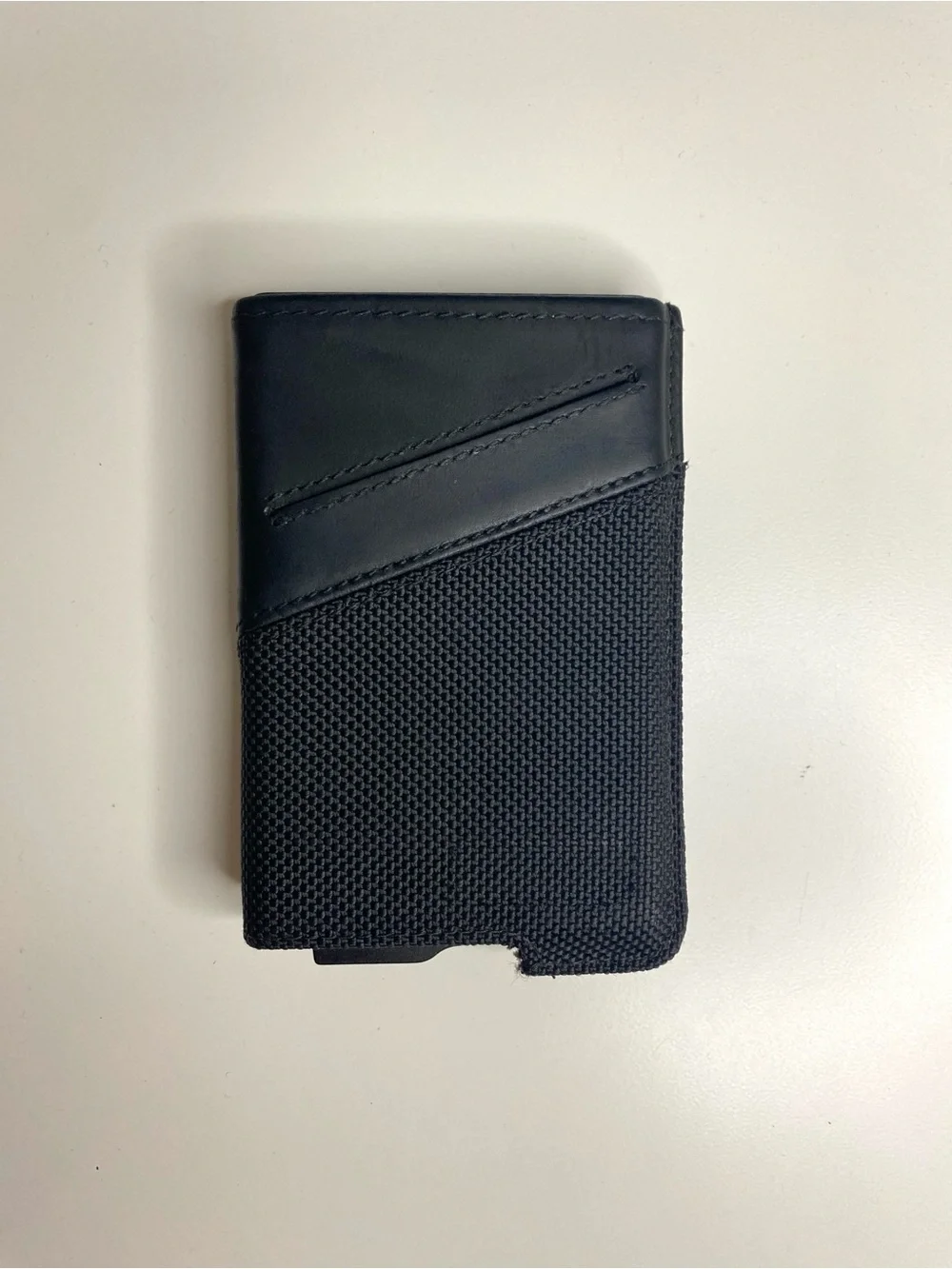 Fidelo Men’s RFID Blocking Slim Wallet w/Sliding Pop-Up Design in Black